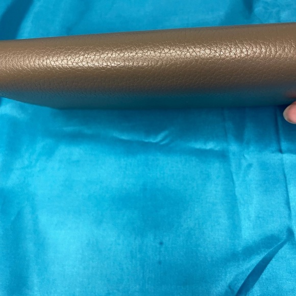 Celine Pebble Leather Wallet Yellow Interior Excel cond. Includes box & dust bag - Picture 4 of 15